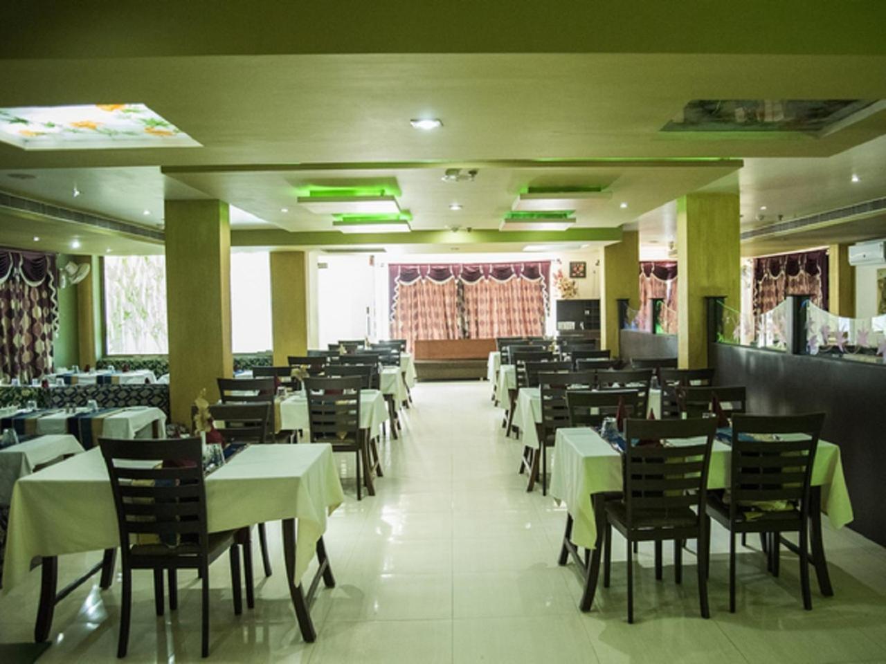 Hotel Sunshine Baharampur Εξωτερικό φωτογραφία